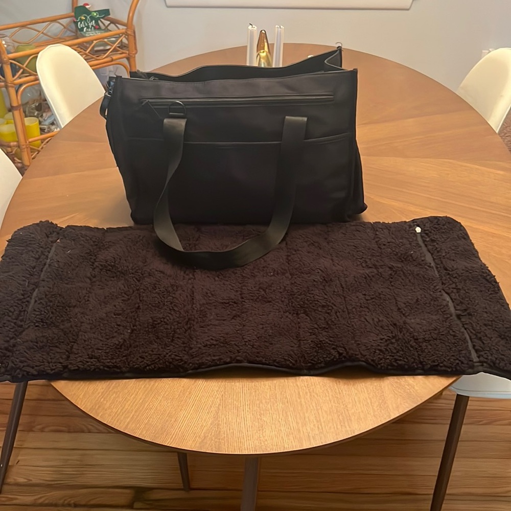 BEIS Travel Everyday Pet Tote in Black